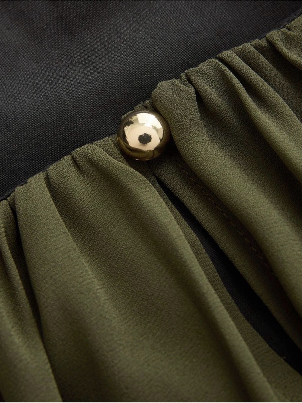 Sleeveless Pleated Top & Skirt - Picture 7 of 7